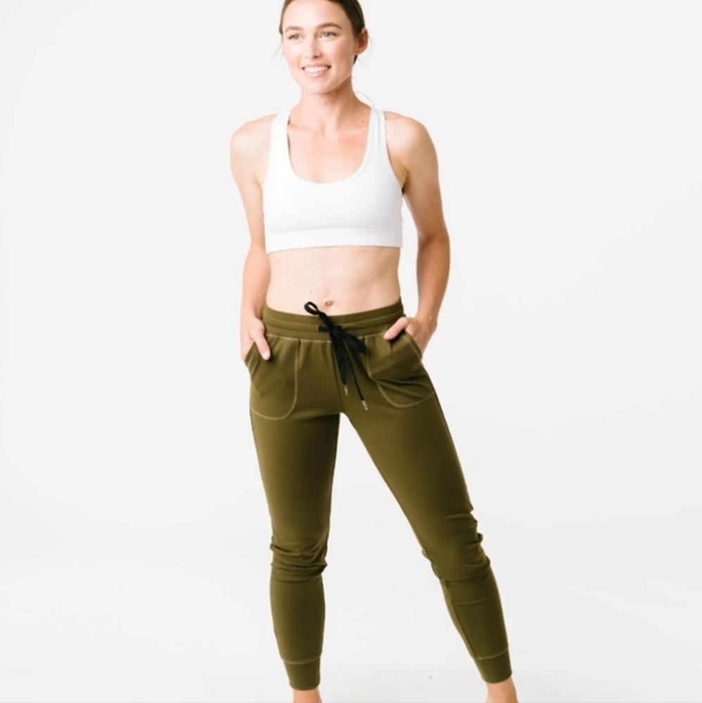 Zyia Olive Unwind Joggers. Size Large (L)